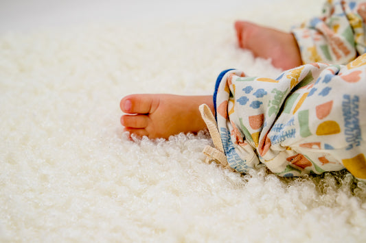 apushi-vetementbebe-pieds-chaussures-bebe-vetementevolutif