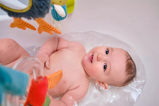 4 conseils pour le bain du bébé